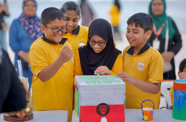 Students learning at Da Roi Academy